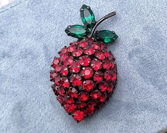 Vintage Warner Red Rhinestone Strawberry Brooch / Pin