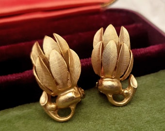 Vintage Lisner Gold Floral Clip-On Earrings