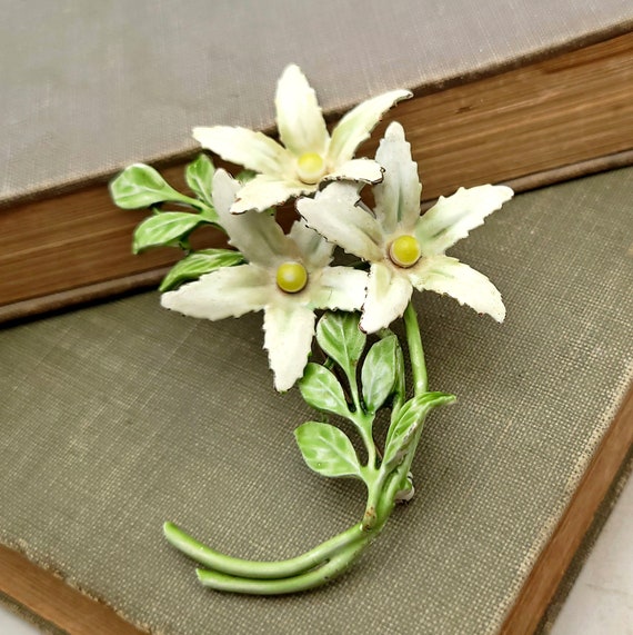 Vintage White Flower Brooch - Enameled Metal Lily 