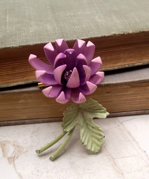 Vintage Pinkish Lavender Chrysanthemum Brooch Pin… - image 1