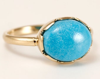 Oval Turquoise Ring: 14k Yellow Gold Scalloped Bezel, Size 6 1/2