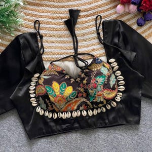 Traditional Navratri Blouse, Women Fashion Presenting Blouse, Stitch Customized Blouse Design, Wedding Blouse, Bollywood Party Wear Blouse.