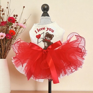 Elegant Cat Wedding Dress: Tulle Skirt Outfit for Small Dogs