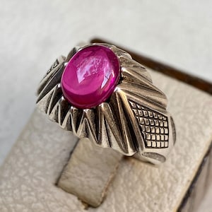 Anello fatto a mano con rubino rosso naturale, argento sterling 925, 9 x 7 mm, 7,9 g, taglia US 13, solitario con cabochon ovale in stile boho islamico, regalo per lui.