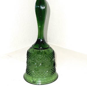 Campana da collezione in vetro pressato verde - Stile Fenton, anni &#39;50-&#39;70