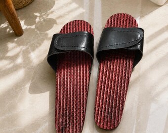 Pantofole da massaggio in legno fatte a mano con suola per agopressione, calzature comode e rilassanti, pantofole per riflessologia plantare naturale per alleviare il dolore ai piedi.
