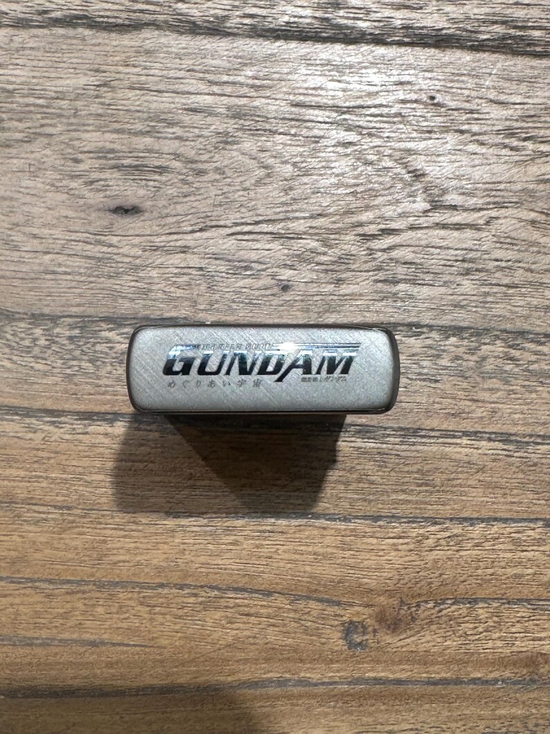 Anpassad lasergraverad Zippo-tändare – Gundam-tema, 5-sidig design bild 4