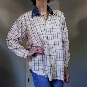 Vintage women's size large ivory plaid cotton blouse embroidered denim collar button down long sleeve Erika Classics afbeelding 3