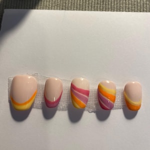 appuyez sur les ongles