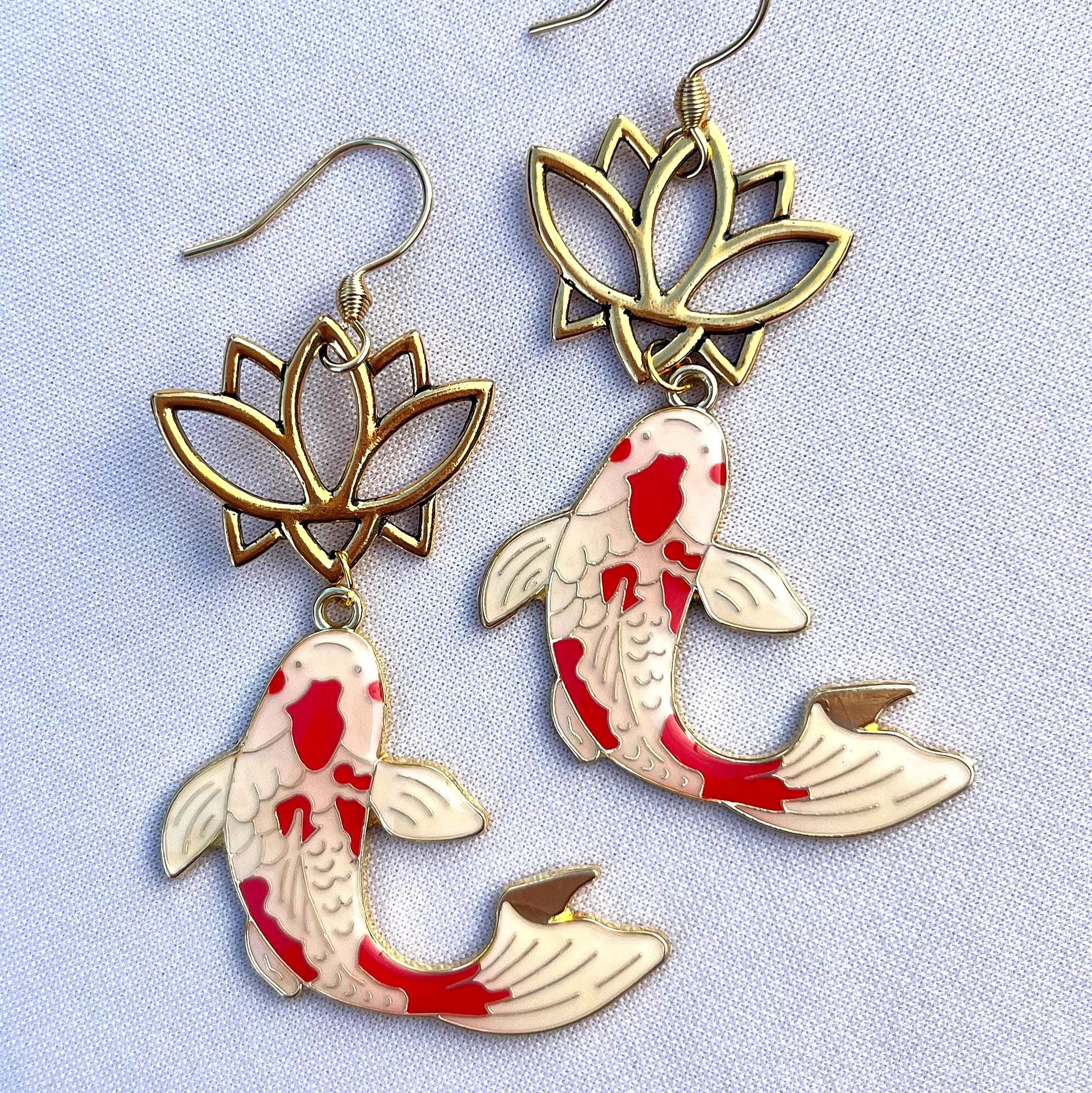 Boucles D'oreilles Pendantes Carpe Koi Japonisantes - Incrustation Paillettes - Résine Et Acier Inox - Neuf Avec étiquettes