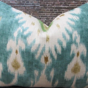 Designer Pillow Cover Lumba, 12 x 16, Nav Ikat -