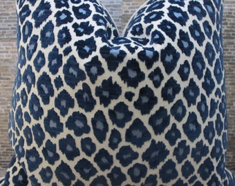 3BModLiving Designer Pillow Cover, Leopard Raised Velvet, Blue