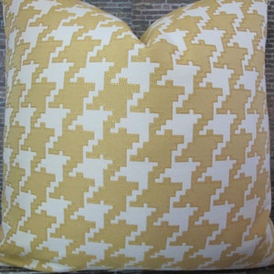 Designer Pillow Cover - Lumbar, Houndstooth Jacquard Canary Yellow