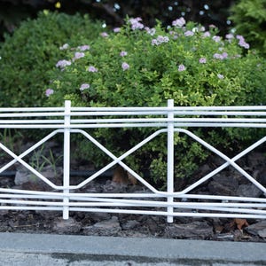 Decorative Fence For The Yard, Flower Beds, Garden, Bushes and Territory Zoning. STRAIGHT WHITE
