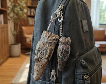 Real alligator head keychains, alligator head specimen bag charms, quirky little gifts, Gothic keychains, unique reptile specimens.