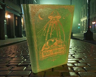 Joyero de madera grabado con forro de terciopelo de La Guerra de los Mundos