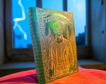 Caja de libro Frankenstein: regalo de coleccionista de madera hecho a mano, de estilo gótico verde