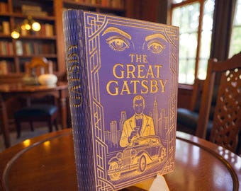 Joyero de madera con grabados y forro de terciopelo de El Gran Gatsby