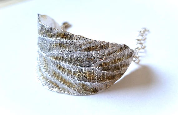 Armreif Blatt vergoldet | Feinsilber 24K Gold | Statement Armband | Natur Schmuck | Handgefertigt | Unikat | Verstellbar | Leaf Bracelet