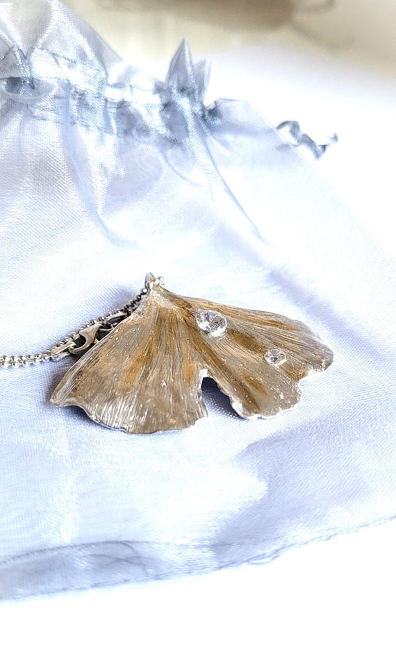 Ginkgoblatt Anhänger vergoldet | Feinsilber 24K Gold | 2 Zirkonia | Statement Halskette | Natur Schmuck | Handgefertigt | Unikat | Leaf
