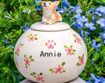 Custom Pet Urn for Dog, Handmade Ceramic Urn with 3D Dog Figurine Personalized Dog Ashes Box Pet Memorial Gift Pet Paw Jar with Name Cat Urn