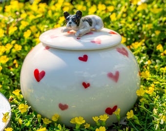Custom Pet Urn with 3D Figurine Handmade Ceramic Urn for Dog/Cat Ashes Pet Memorial Ashes Jar Personalized Pottery Dog Urn Pet Memorial Gift