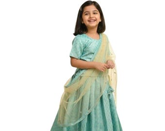 Färdiggjord flickor Lehenga Choli, ljusblå barnkläder sydindiska Pattu Pavadai