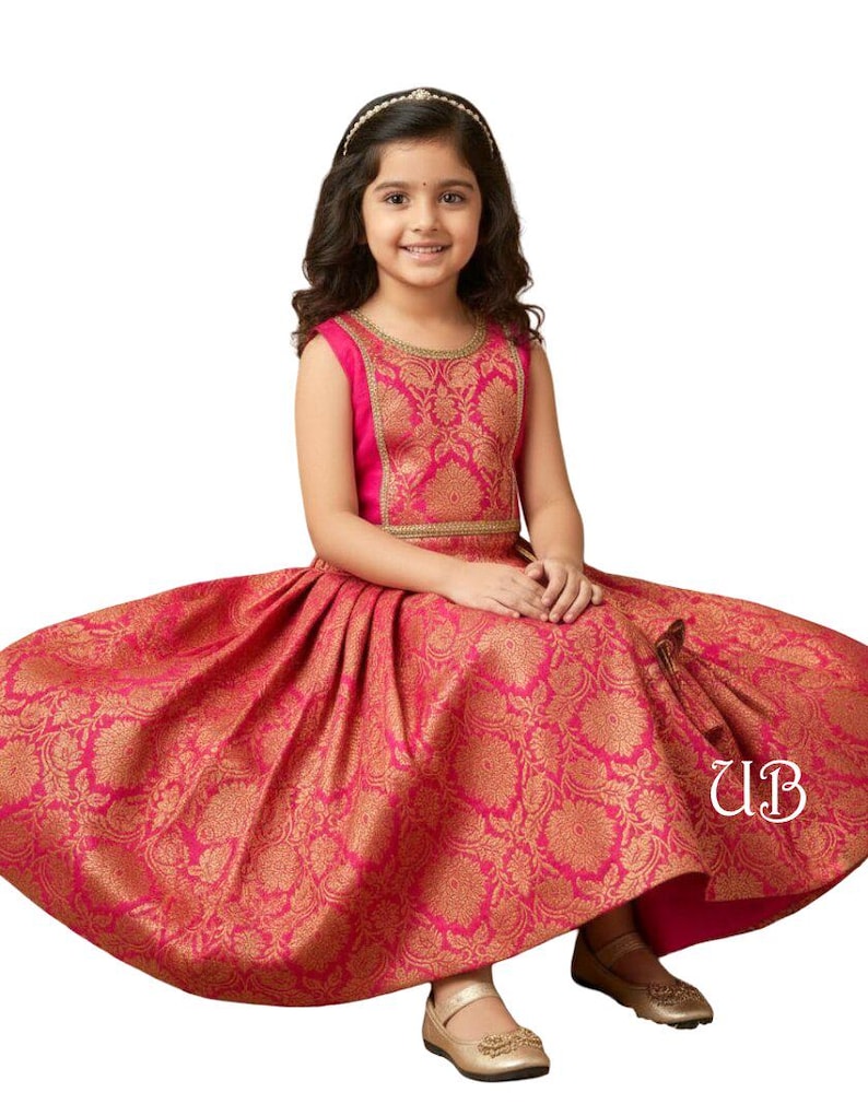 Indiska traditionella festkläder för barn, Rosa Banarasi Silk Girls Lehenga Choli, Pattu Pavadai bild 2