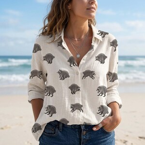 Jimothy Raccoon Blouse Shirt, Famous Seattle Raccoon Women Shirt, Short King Jimothy Tee, Cute Trash Panda Shirt for Her, Gift for her bild 6