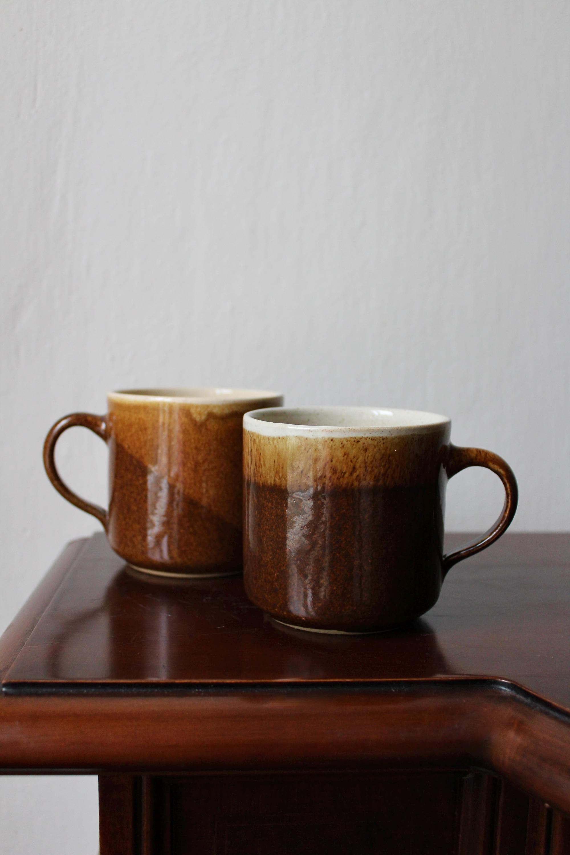 Braun ton becher