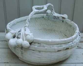 Vintage White Wicker Basket with Barbola Gesso Fruit, Decorative White Basket, Shabby Chic Basket,Cottage Decor, Gesso Fruit, Chanteclair