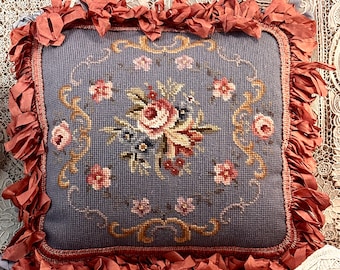 Linen / Lace / Pillows
