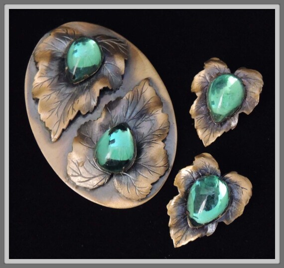 Rare HEDY HILL CREATION Leaf Earrings Set with Green Cabochons, Vintage Hedy Hill Creation Gold Earrings Set, Green Brooch and Earrings Set