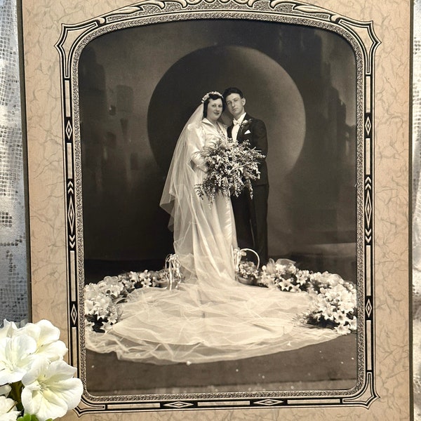 Vintage 1930s Bride and Groom Wedding Photo, Wedding Photo Prop, Black and White Wedding Photograph, Period Wedding, Wedding Decor