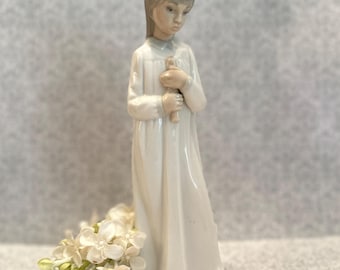 Vintage Zaphir Porcelain Girl Holding Candle Figurine #562, Lladro Collectible, Spain