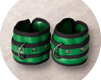 Wurst Band Cuffs. Green color. Faux Leather.