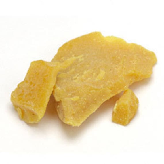 100% Pure All Natural Beeswax Yellow pure pastilles with natural Honey  Smell 32 oz(ounces)/ 2 LBs