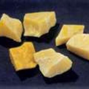 Really Raw and 100% Natural Pure Beeswax from Beekeeper 8 OZ choose. imagen 3