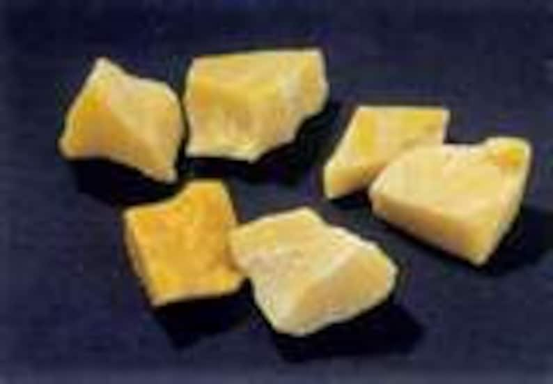 Really Raw and 100% Natural Pure Beeswax from Beekeeper 8 OZ choose. imagen 3