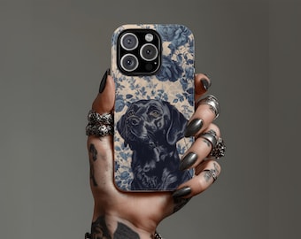 Funda para teléfono con estampado de labrador negro y estampado floral azul: retrato de perro vintage para iPhone 17 y Samsung S25