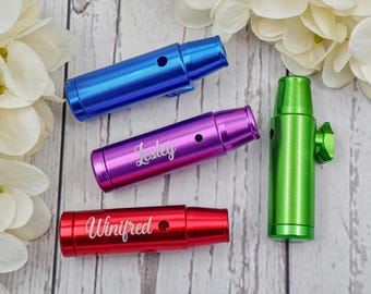 Personalizowana tabakierka Bullet – metalowa tabakierka z regulowanym przepływem powietrza, grawerowany prezent dla mężczyzn, 4 kolory (fioletowy, czerwony, niebieski, zielony)