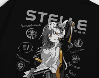 Puede incluir: Camiseta negra con un personaje de estilo anime y texto. La palabra "STELE" está en la parte superior, con texto y símbolos adicionales. El diseño incluye las palabras "Remembrance", "Preservation", "Destruction", "Harmony" y "Astral Express".