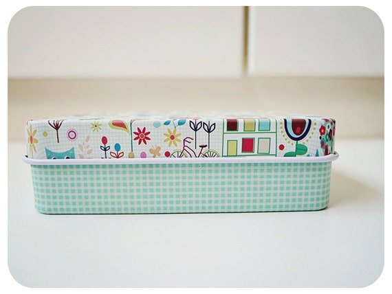 Cute Storage Box/ Tin Box/ Make up Case/ Candy Box/ Case/ Wedding Gift 