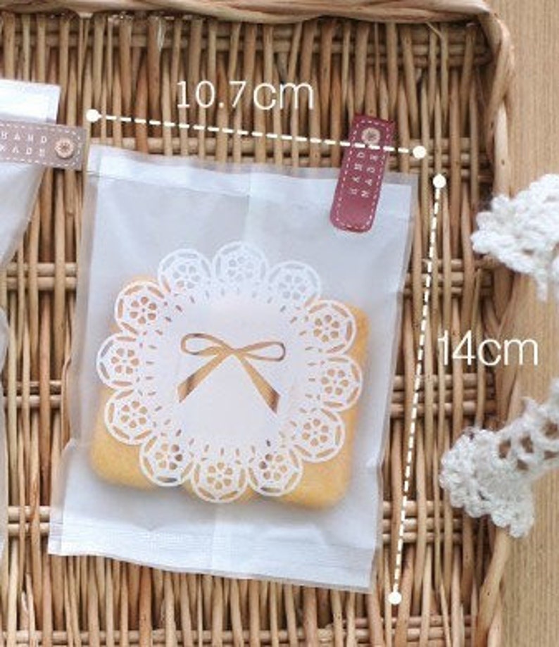 White lace Packing bag / Favour Sweet Bags White Lace Bow Design/ Wedding Favours Candy Bar x 10 image 1