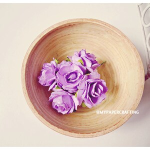 Millinery Heartshape violet a violeta Flores grandes Brotes flor de papel / paquete