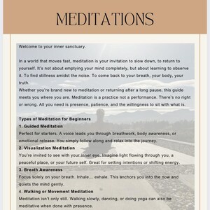 Puede incluir: Una p&aacute;gina de una gu&iacute;a sobre meditaci&oacute;n, con el t&iacute;tulo "MEDITATIONS" en letras grandes y en negrita. La p&aacute;gina incluye un texto introductorio sobre la meditaci&oacute;n y enumera cuatro tipos de meditaci&oacute;n para principiantes. El fondo es de color beige claro.