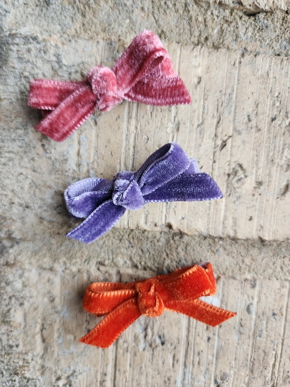 Set of three small velvet bows - rosy mauve, purple rain and dark orange