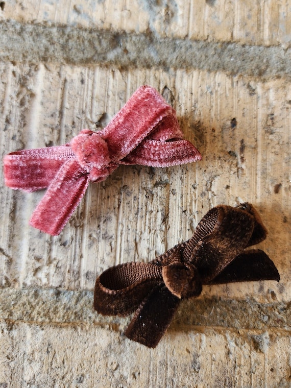 Set of two small velvet bows -  mauve and dark brown