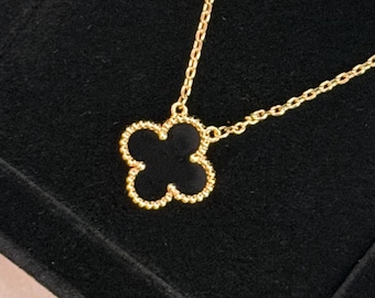 Vintage Van Cleef & Arpels Alhambra Necklace 18K Gold - Onyx or Carnelian with Certificate