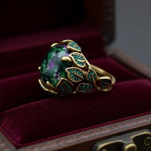 Victorian Gothic Statement Ring,Ruby Zoisite Stone, Large Cabochon Leaf Ring,Antique Gold Cocktail Ring, Dark Academia Jewelry,Witchy Gift image 2